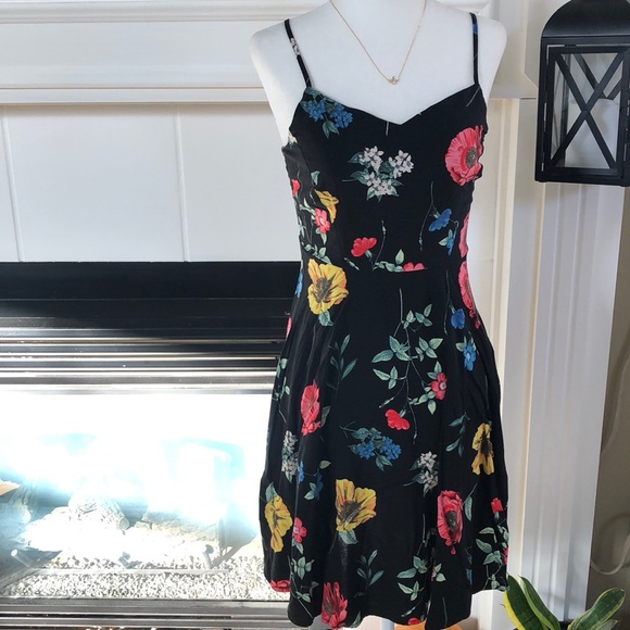 Old Navy Dresses & Skirts - 🌺Old Navy black floral sundress🌺